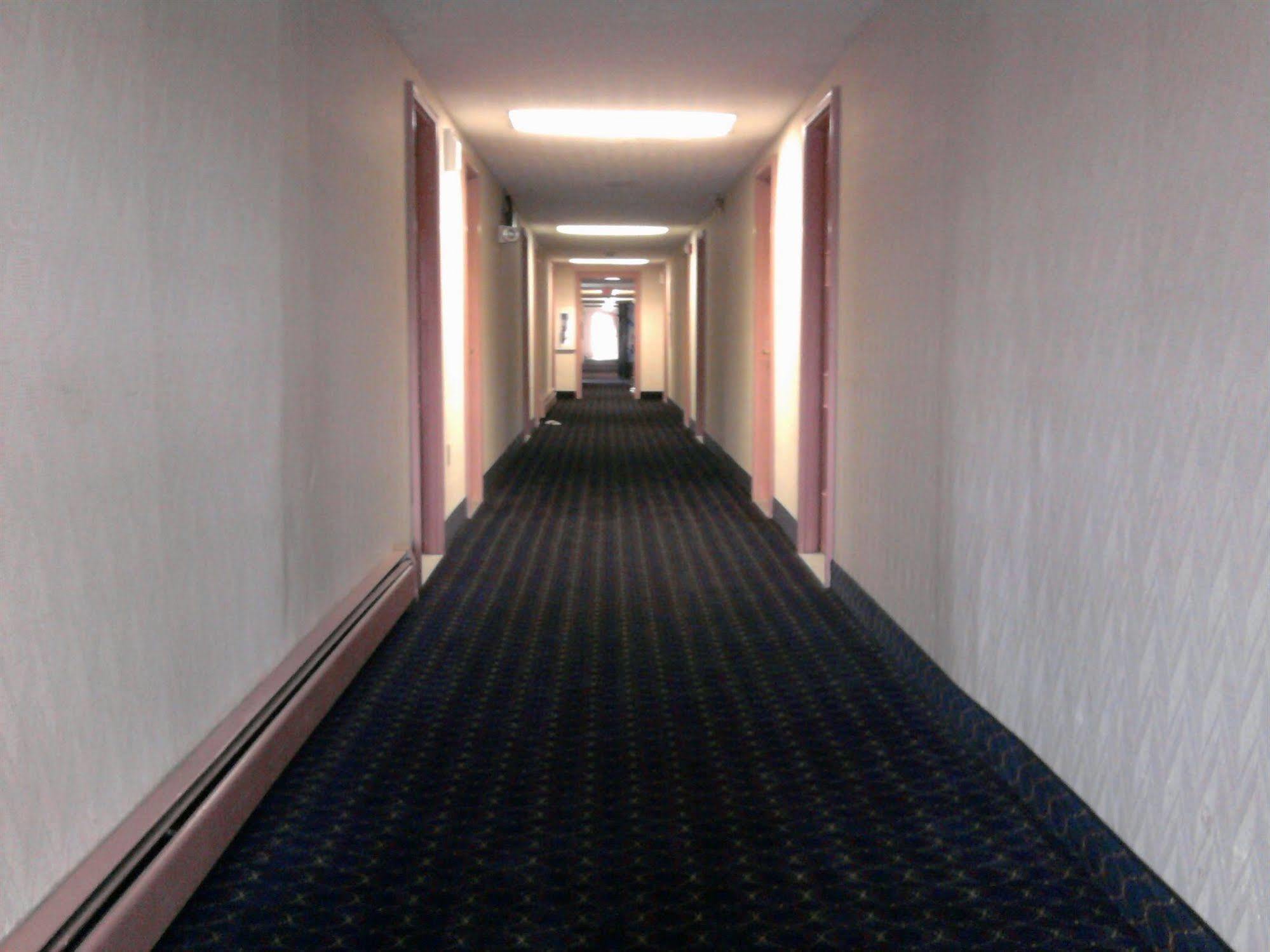 Budget Host Airport Inn ウォータービル エクステリア 写真